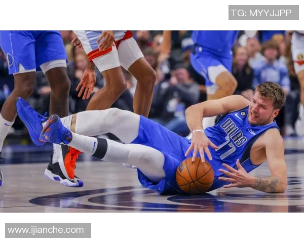 国王队与掘金队激战正酣谁能在季后赛中笑到最后